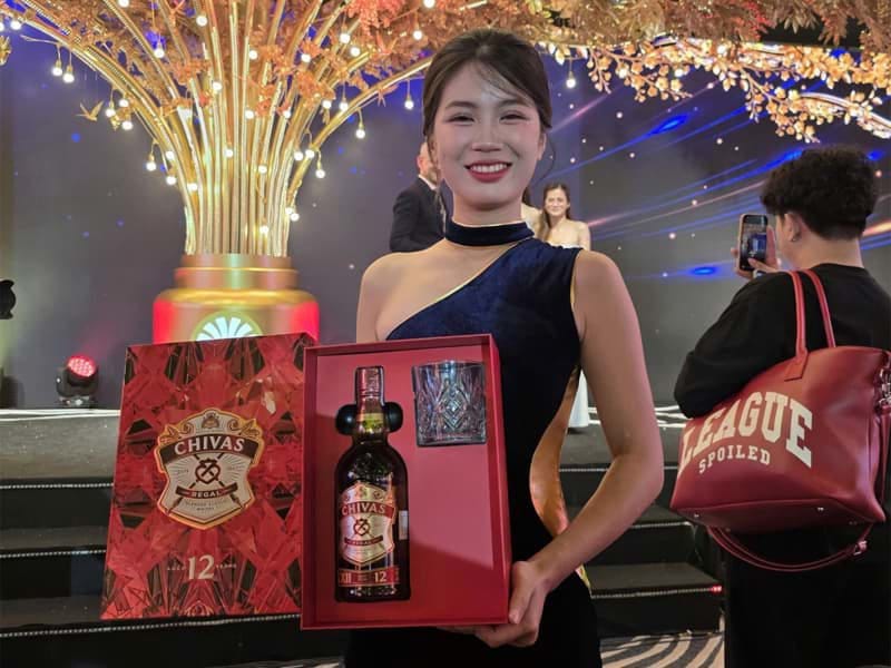 Chivas 12 năm - Hộp quà Tết 2026 4 Chivas 12 năm - Hộp quà Tết 2026