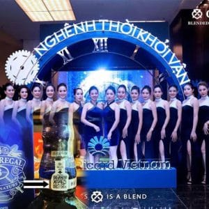 Chivas 18 năm xanh - Blue Signature