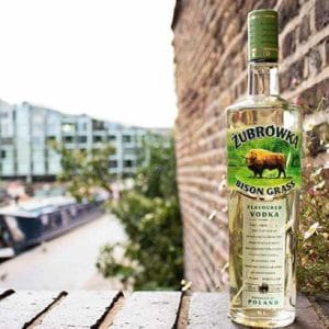 Rượu vodka Zubrowka 1L