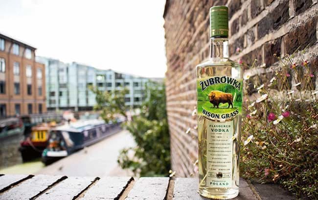 Rượu vodka Zubrowka 1L 2 Rượu vodka Zubrowka 1L