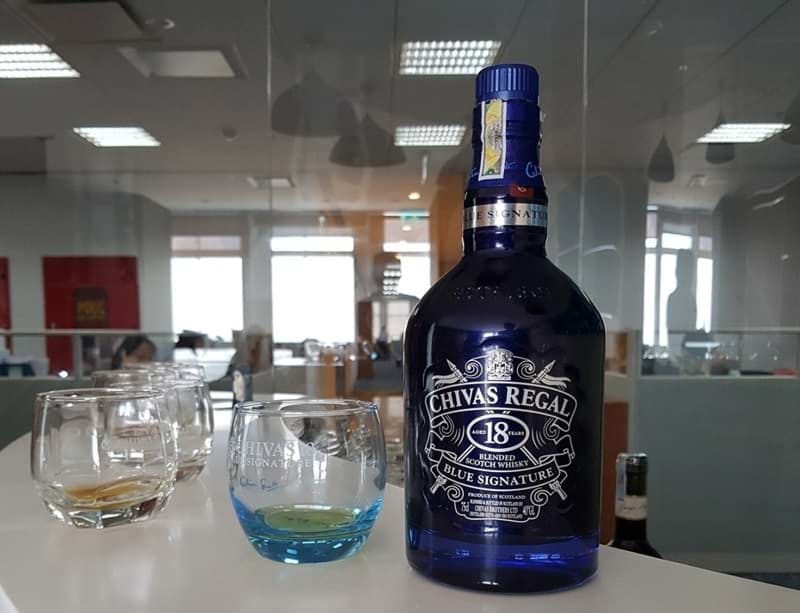 Chivas 18 năm xanh - Blue Signature 3 Chivas 18 năm xanh - Blue Signature